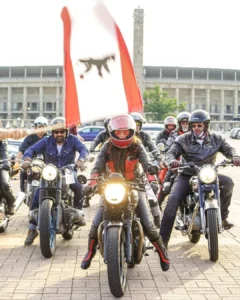 Meine Geschichte, Motorradfahren